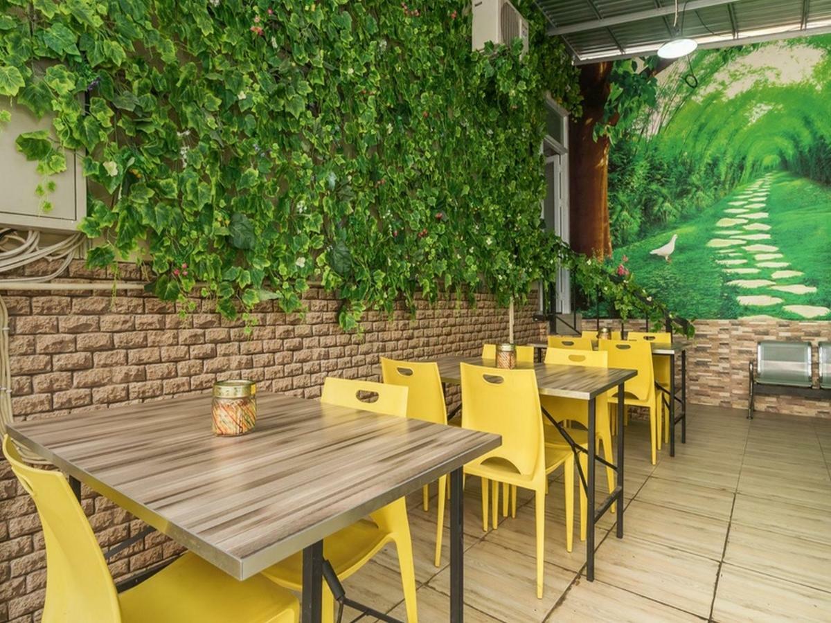 Reddoorz At Tara Homestay Palembang Exterior foto