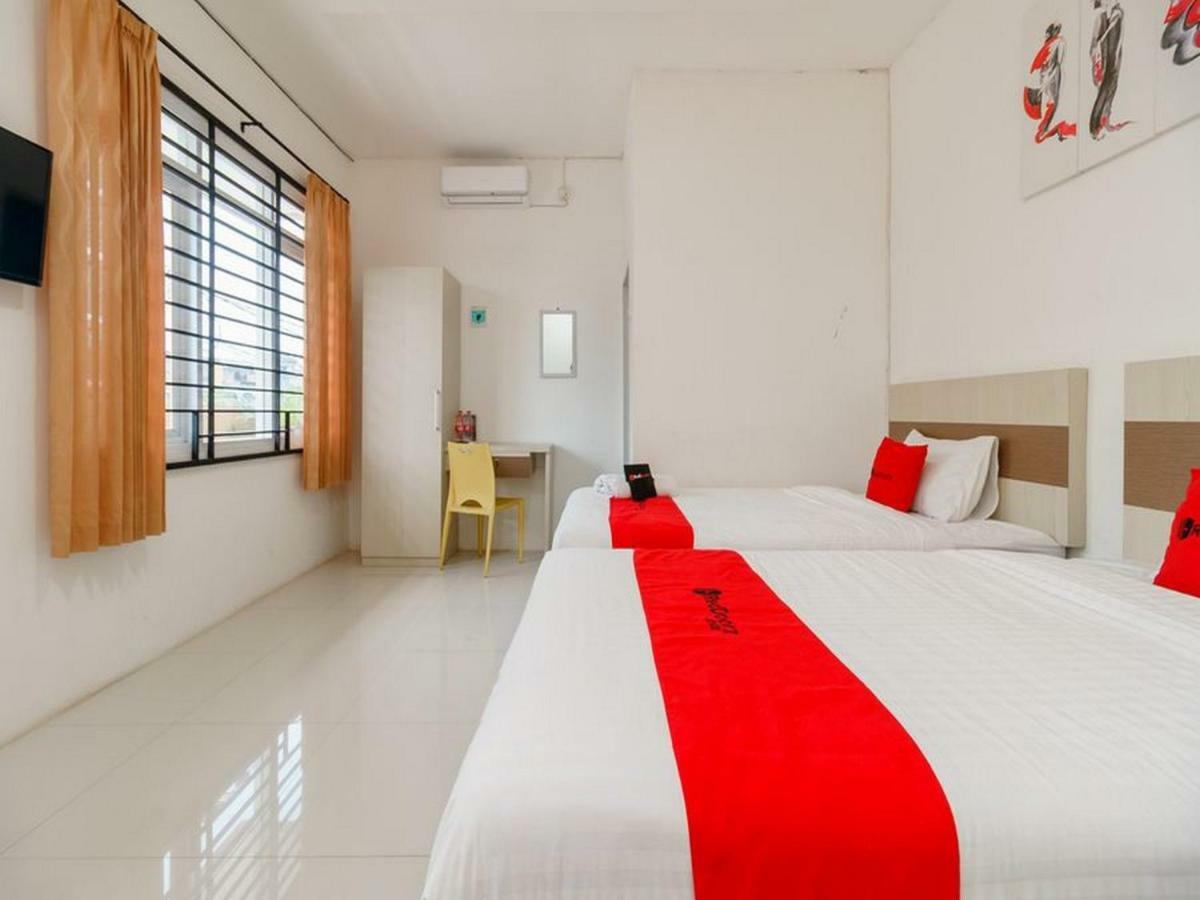 Reddoorz At Tara Homestay Palembang Exterior foto